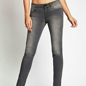 GUESS CURVY SOPHIA SKINNY JEANS BLACK
